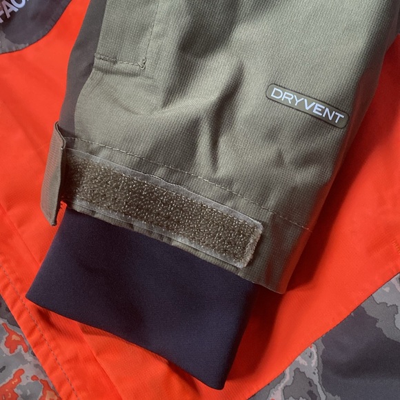 The North Face Boys' Freedom Extreme Insulated Winter Jacket Orange Camo Large - Picture 5 of 7